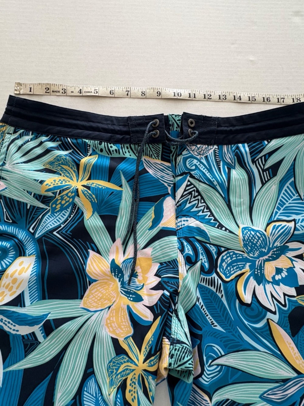 O'Neil Cruzers Boardshorts - Size 36. - Picture 11 of 13